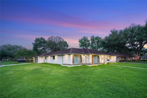 10011 Cliffwood Dr, Houston, TX, 77035-3603 | Card Image