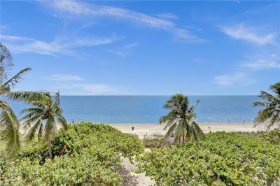 A201 - 1111 Crandon Blvd, Condo with 2 bedrooms, 2 bathrooms and null parking in Key Biscayne FL | Image 1