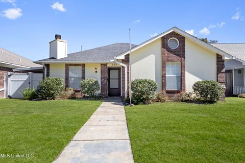 180 Briarfield Ave, Biloxi, MS, 39531-4800 | Card Image