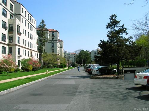 ent-1-apt-6f-1273 North Ave, New Rochelle, NY, 10804-2702 | Card Image
