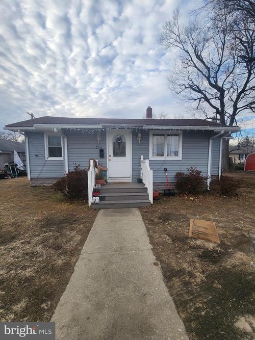 256 H St, CARNEYS POINT, NJ, 08069-2348 | Card Image