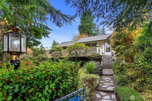 18509 1st Ave Ne, Suquamish, WA, 98392-9796 | Card Image