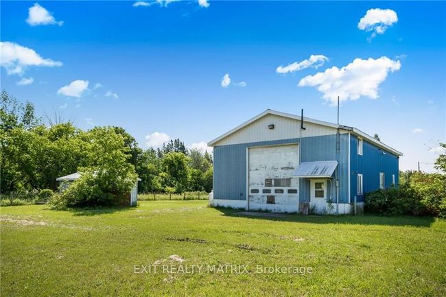 19285B County Rd, House other with 4 bedrooms, 2 bathrooms and 8 parking in Dunvegan ON | Image 5