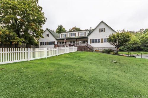 10 Bon Miller Rd, Mahopac, NY, 10541-2217 | Card Image