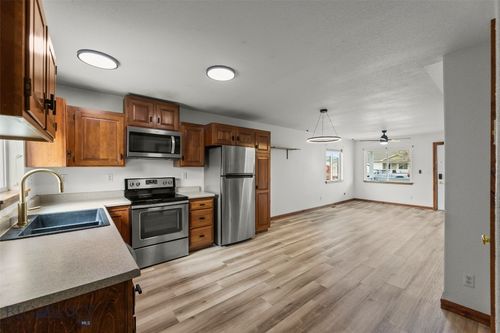 72 W Magnolia Dr, Belgrade, MT, 59714-9583 | Card Image