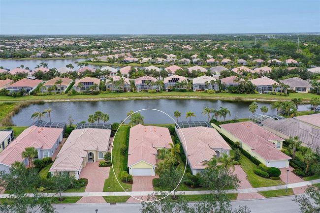 5759 Benevento Dr, House other with 3 bedrooms, 3 bathrooms and null parking in SARASOTA FL | Image 5