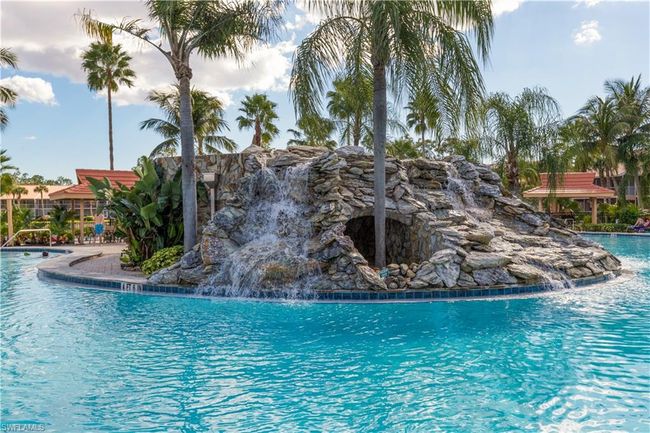APT-5401 - 1972 Cascades Dr, Condo with 3 bedrooms, 2 bathrooms and 1 parking in NAPLES FL | Image 47
