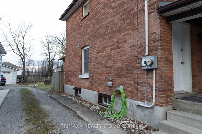 45 Chestnut St E, House other with 3 bedrooms, 2 bathrooms and 2 parking in Saint Catharines ON | Image 25