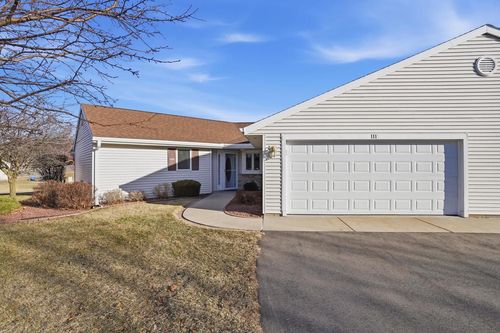 111 Elizabeth Ct, Deerfield, WI, 53531-9562 | Card Image