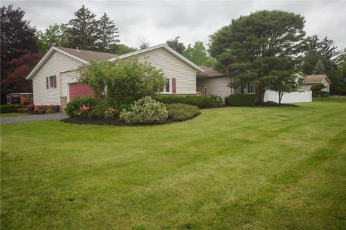 75 Towpath Ln, Rochester, NY, 14618-4544 | Card Image