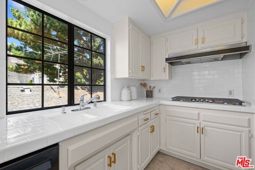 304-10794 Wilkins Ave, Los Angeles, CA, 90024-5071 | Card Image