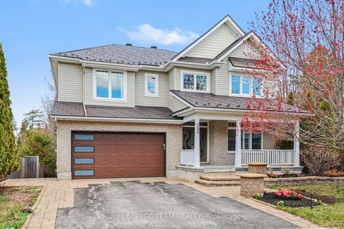 594 Overland Dr, Stittsville, ON, K2S0T1 | Card Image