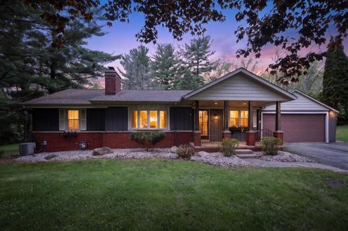 54851 Pine Rd, South Bend, IN, 46628-5626 | Card Image