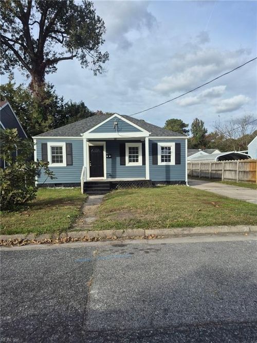 23 Fiske St, Portsmouth, VA, 23702-3015 | Card Image