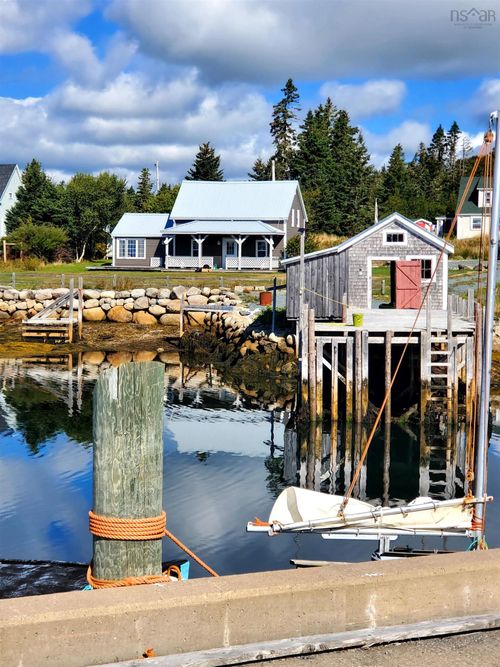 34 Wharf Road, Bush Island, NS, B0R1C0 | Card Image