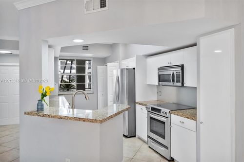14208-3215 Ne 184th St, Aventura, FL, 33160-4994 | Card Image
