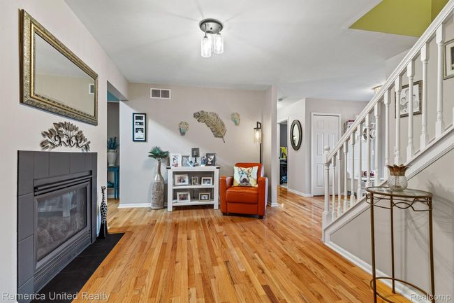 Sitting Room | Image 4