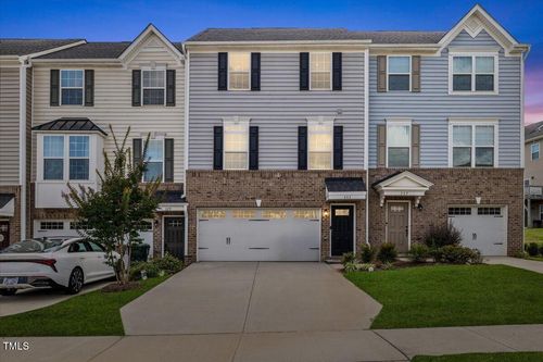 333 Amber Acorn Avenue, Raleigh, NC, 27603 | Card Image
