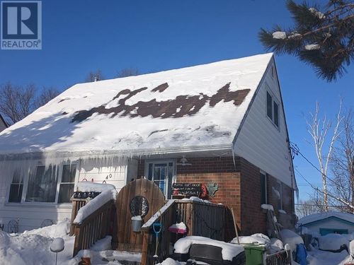 40 Robertson Rd, Elliot Lake, ON, P5A1C7 | Card Image