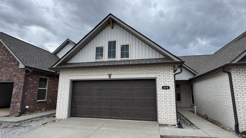 470 W Foxrun, Springfield, TN, 37172-7201 | Card Image