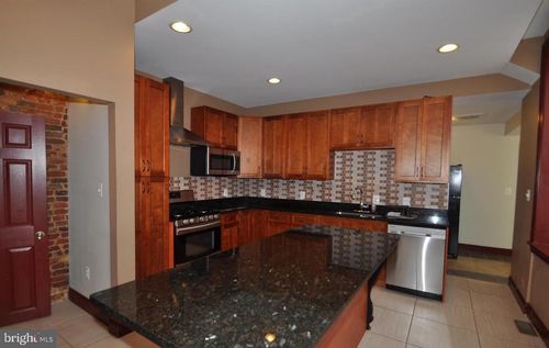 main-level-804 Hollins Street, BALTIMORE, MD, 21201 | Card Image