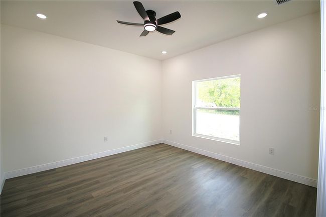 15. Master Bedroom | Image 16