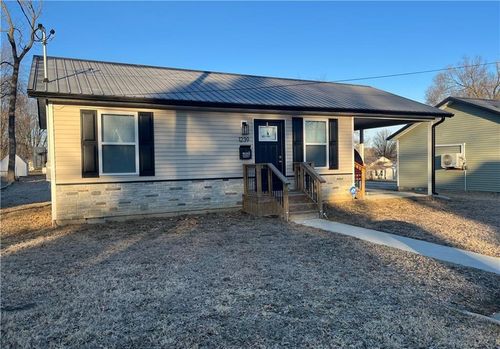 1239 N Ash Street, Nevada, MO, 64772 | Card Image