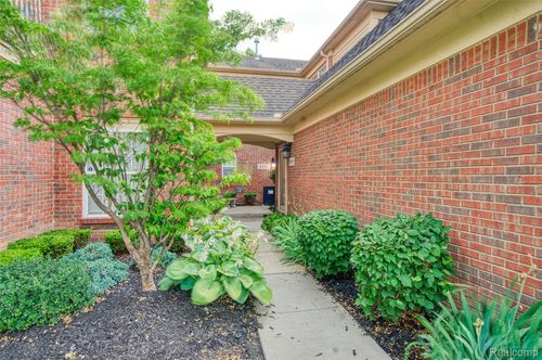 4095 Cornerstone Dr, Canton, MI, 48188-7911 | Card Image