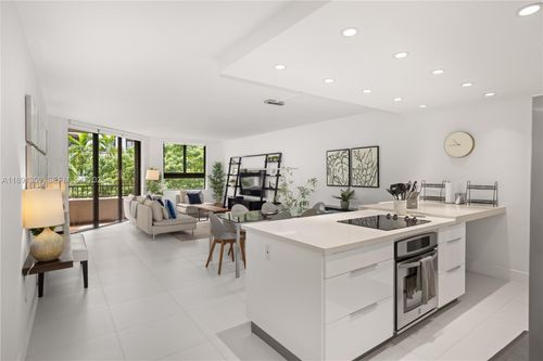 379-101 Crandon Blvd, Key Biscayne, FL, 33149-1568 | Card Image