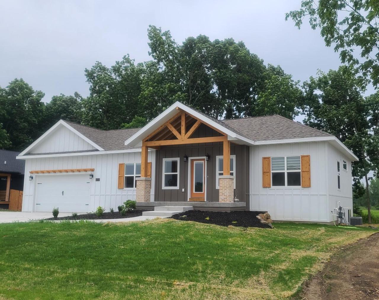 Montclair Pl, Fort Atkinson, WI 53538