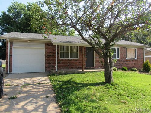 815 Briarbrae Dr, Saint Louis, MO, 63138-3514 | Card Image