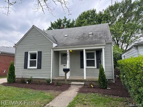 24707 Saxony Ave, Eastpointe, MI, 48021-1280 | Card Image