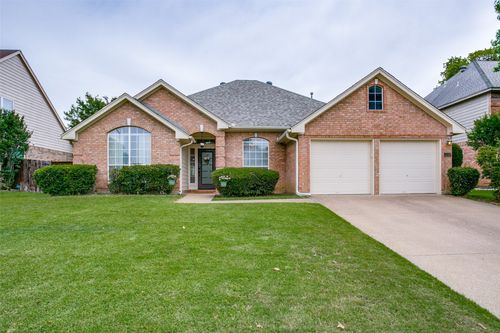 5217 Shadow Glen Dr, Grapevine, TX, 76051-7349 | Card Image