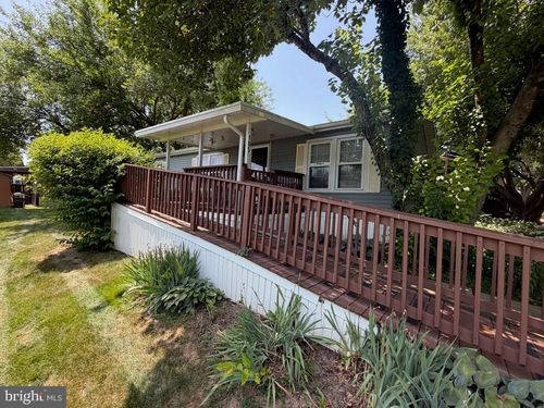 105 Dovefield Dr, LANCASTER, PA, 17603-4685 | Card Image