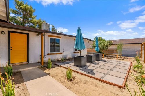 10931 Knobb Ave, Morongo Valley, CA, 92256-9142 | Card Image