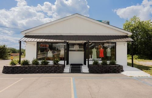 1408 Avenue E, Tuscumbia, AL, 35674-4202 | Card Image