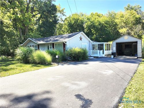 481 Beverly Dr, Fostoria, OH, 44830-3122 | Card Image
