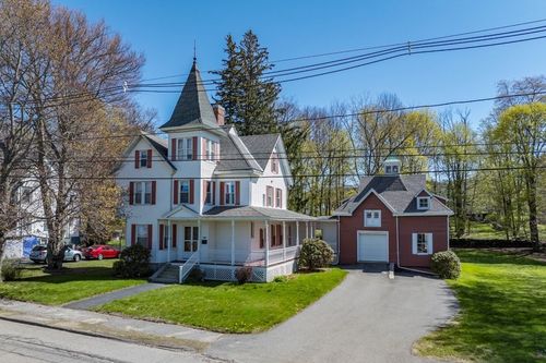 196 Chestnut St, Gardner, MA, 01440-2704 | Card Image