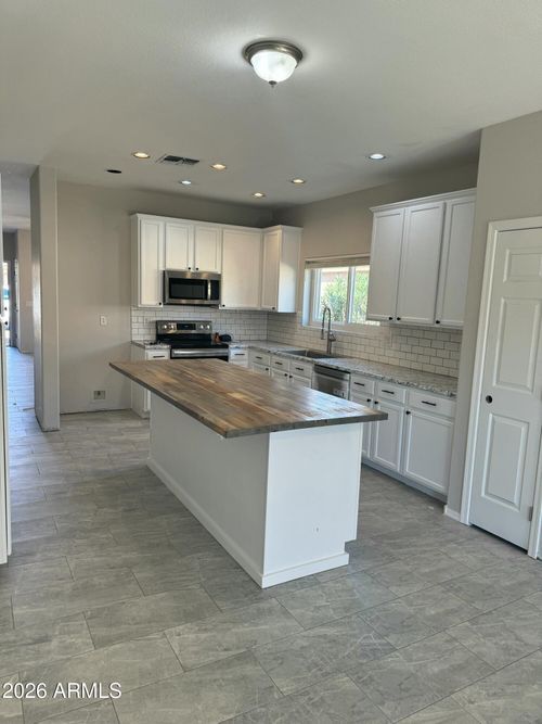 659 W Jahns Ct, Casa Grande, AZ, 85122-5123 | Card Image