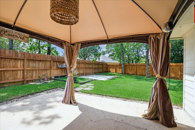 Large backyard | Image 27