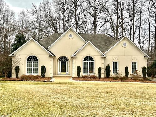3003 Lodge Dr, Jamestown, NC, 27282-8533 | Card Image