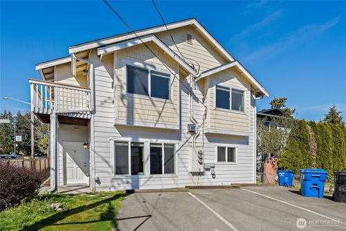 b-501 N 105th Street, Seattle, WA, 98133 | Card Image