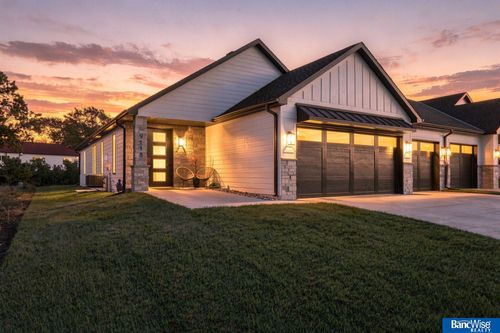 9118 Hillcrest Trl, Lincoln, NE, 68520-1214 | Card Image