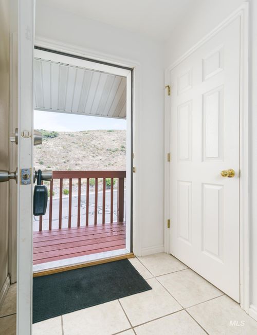 200 La Valle Strada, Pocatello, ID, 83201-5877 | Card Image