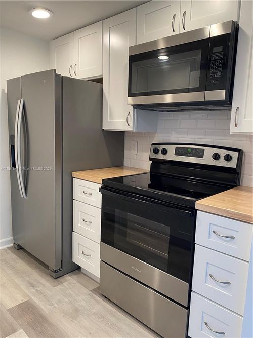 apt-310k-801 Sw 133rd Ter, Pembroke Pines, FL, 33027-6453 | Card Image