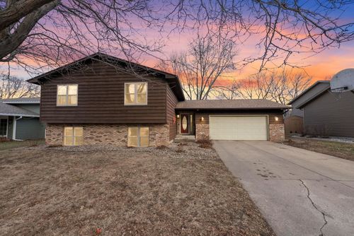 932 S Kennedy Ave Avenue, Sioux Falls, SD, 57103 | Card Image