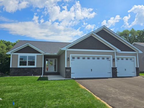 1371 Southfork Dr Se, HUTCHINSON, MN, 55350-5026 | Card Image