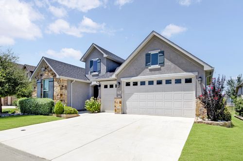 9516 Creekwood Dr, Denton, TX, 76207-1689 | Card Image