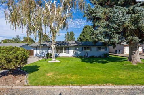 484 S 41st Ave, West Richland, WA, 99353-5006 | Card Image