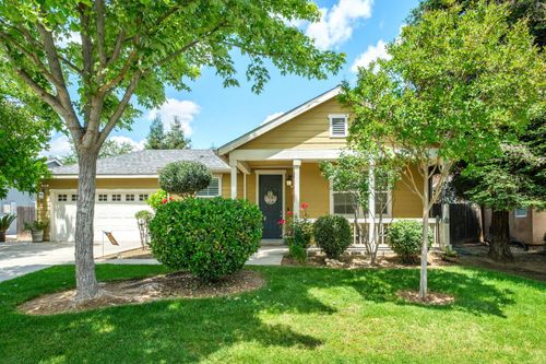 454 E Sierra Ave, Reedley, CA, 93654-8847 | Card Image